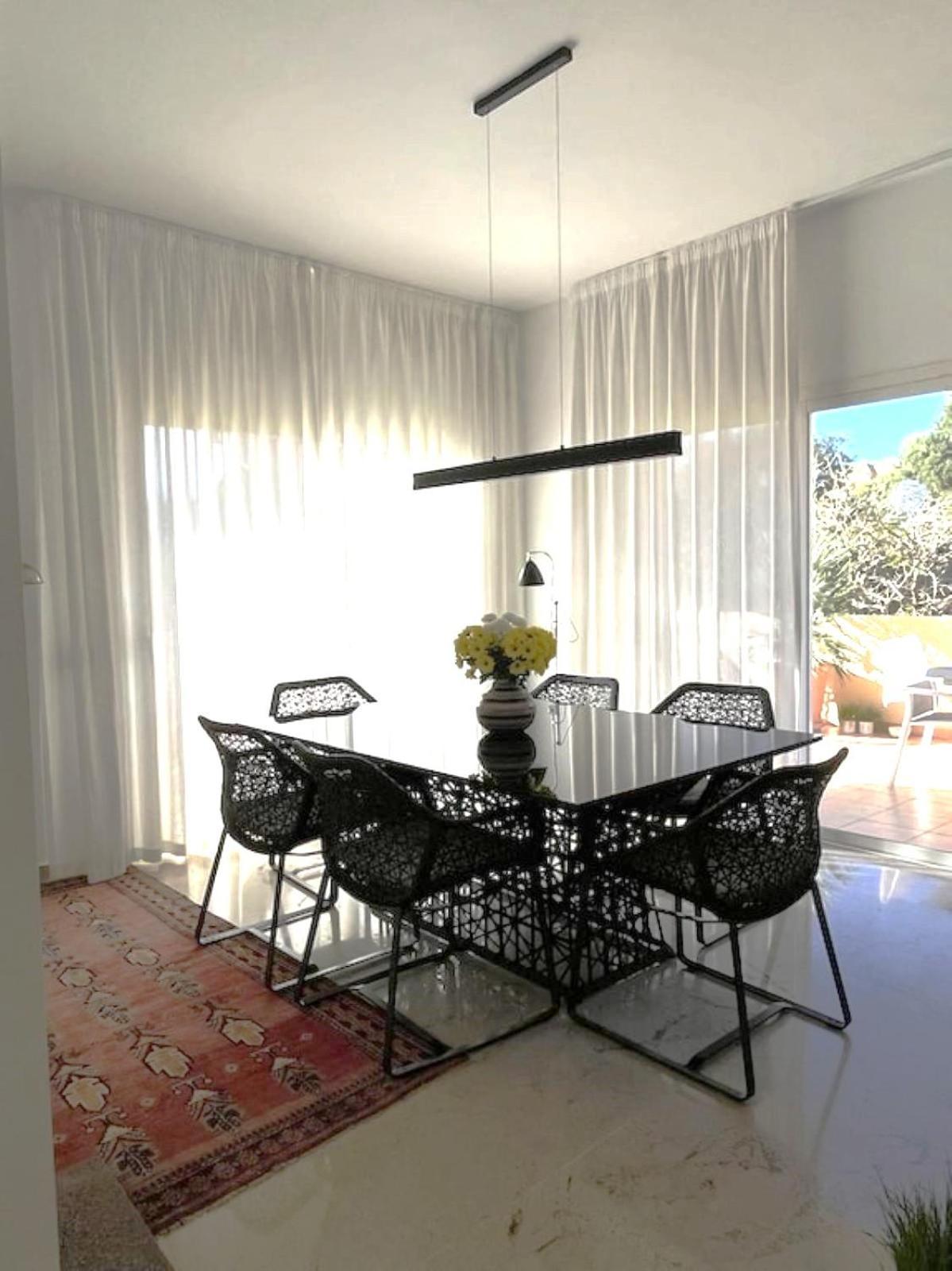 Penthouse Duplex 3 Chambres, Vue A Elviria Apartment Marbella
